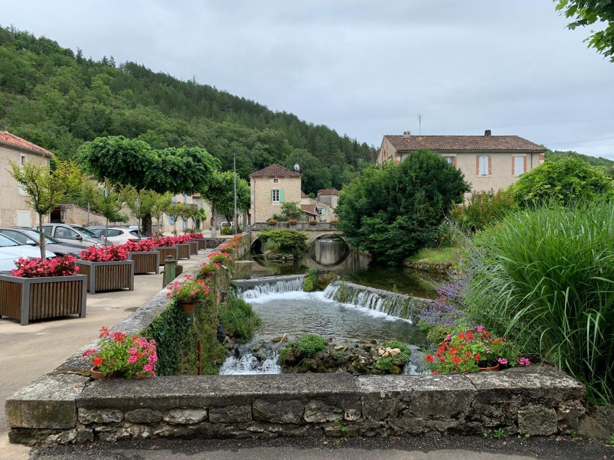 Spacious Apartment In A Charming, Tranquil Village Saint-Vincent-Rive-dʼOlt Dış mekan fotoğraf